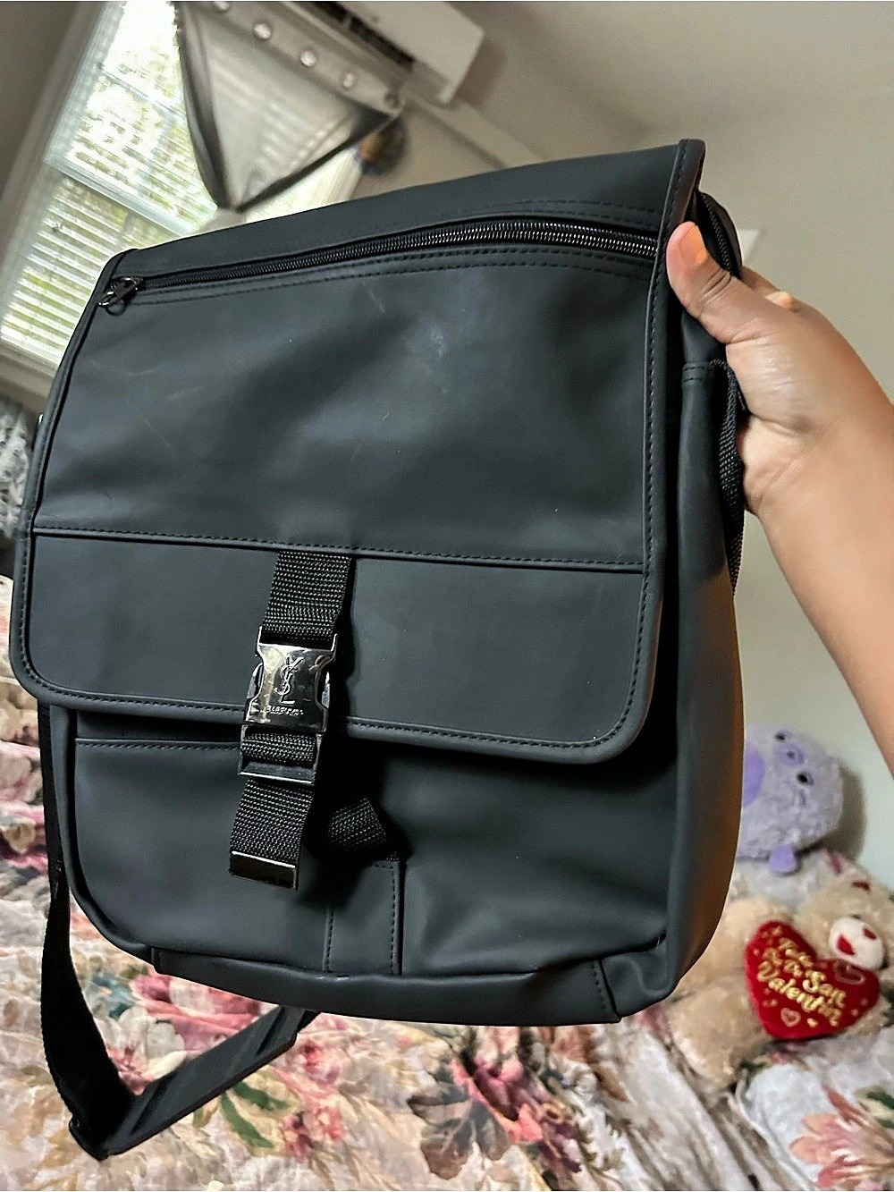 Yves Saint Laurent Crossbody Bag in Black